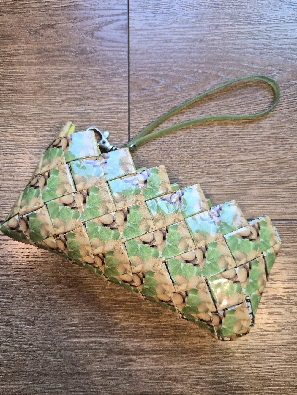 [LIKE NEW] ​Ecoist Recycled Candy Wrapper Wristlet Clutch Bag Lime Green
